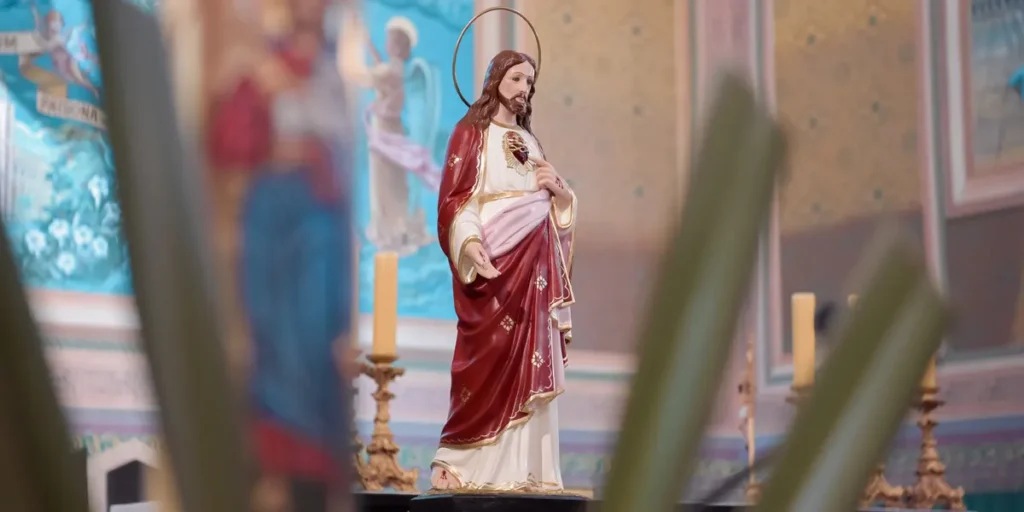A devoção ao Sagrado Coração de Jesus: História, significado e espiritualidade moderna