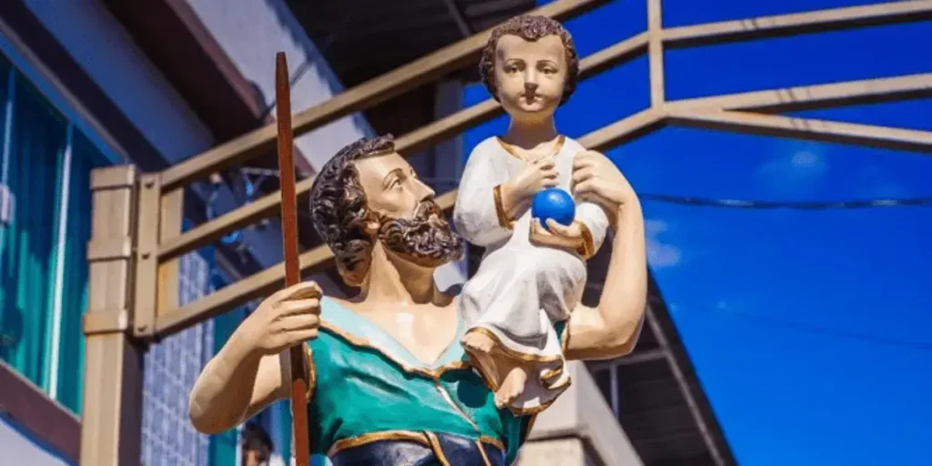 Tradições e histórias de São Cristóvão (25 de julho) - Padroeiro dos viajantes e motoristas.