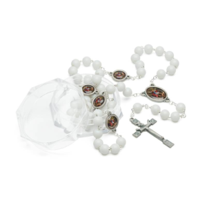 Terço São Miguel Arcanjo 8mm Branco Glacial com Caixa Acrílica